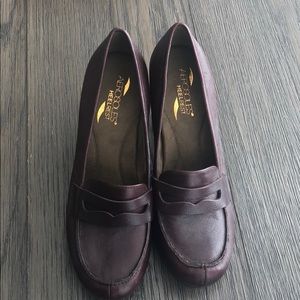 Nearly new Aerosoles Leather Heels